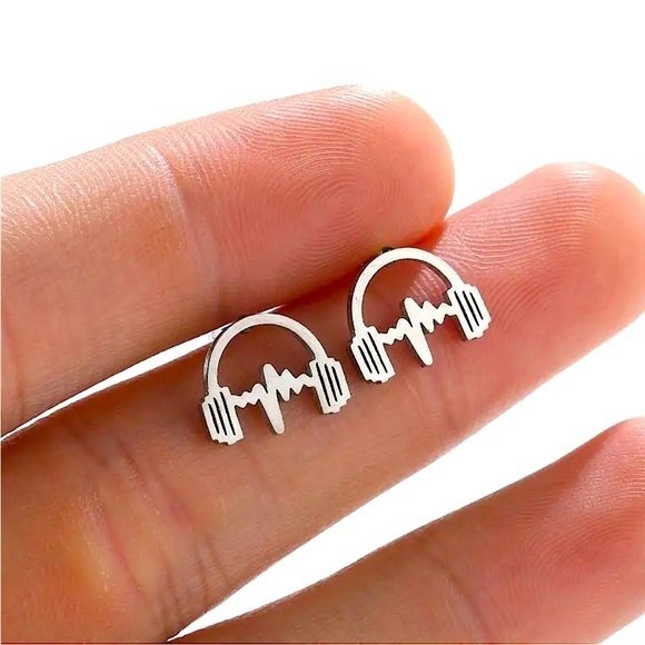 NWT titanium steel stud earrings - Picture 1 of 6